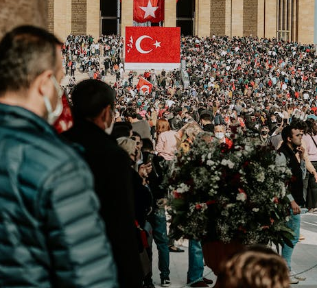 Cumhuriyetimiz 100 yaşında, halk Anıtkabir’e akın ediyor