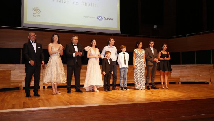 Zübeyde, Analar ve Oğullar filminin İzmir Galası yapıldı