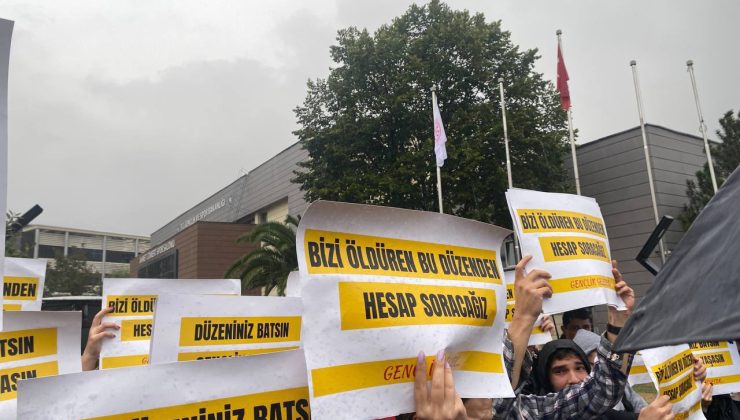 TKH yurtlarda yaşananları, Gençlik ve Spor İl Müdürlüğü önünde protesto etti