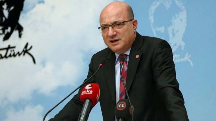 İlhan Cihaner CHP Genel Başkan adaylığından çekildi