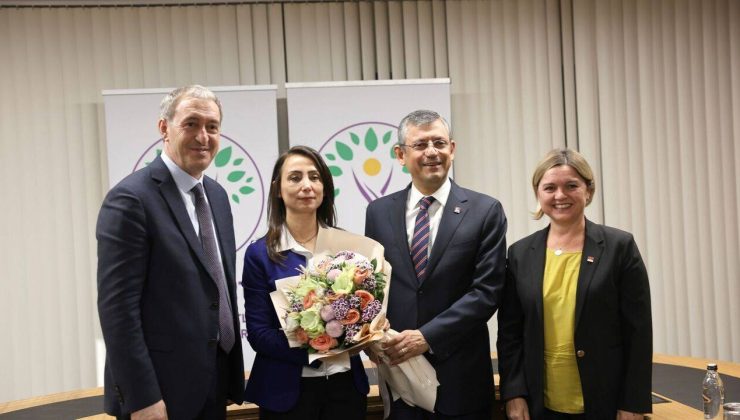 Özgür Özel DEM Parti’yi ziyaret etti