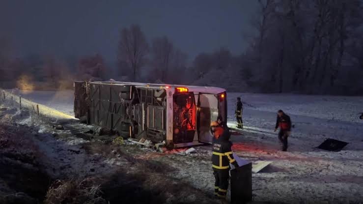 Kastamonu’da yolcu otobüsü devrildi: 6 kişi hayatını kaybetti, 33 kişi yaralandı