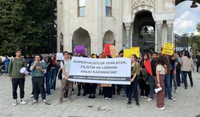 İstanbul Üniversitesi öğrencileri Filistin ve Lübnan halkıyla dayanışma eylemi yaptı